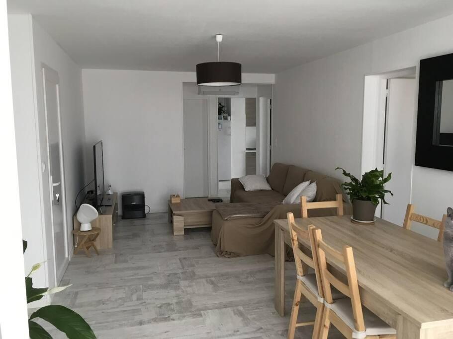 Appartement T3 Proche De La Mer Narbonne Bagian luar foto