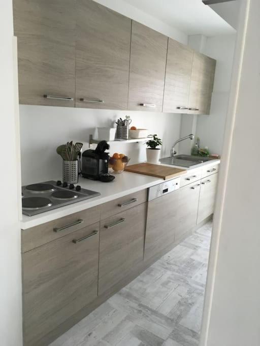 Appartement T3 Proche De La Mer Narbonne Bagian luar foto