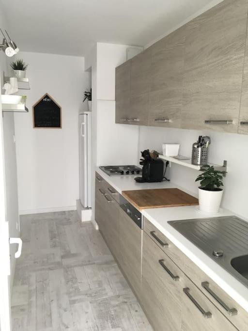Appartement T3 Proche De La Mer Narbonne Bagian luar foto