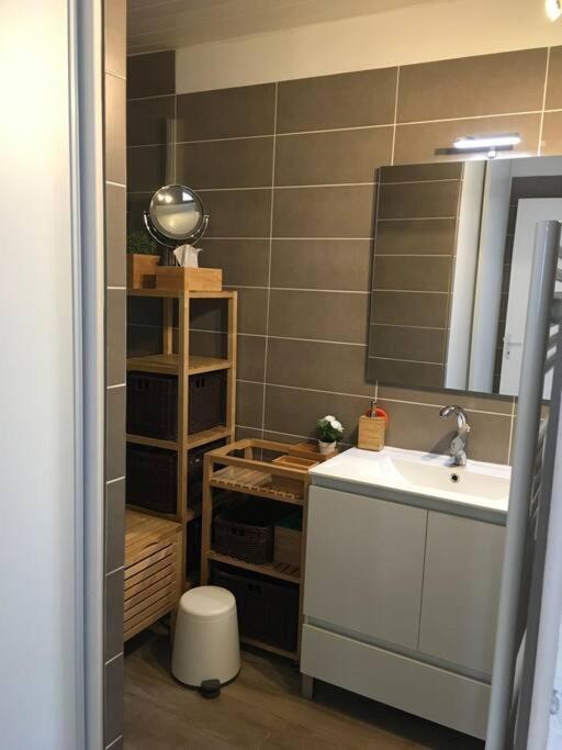 Appartement T3 Proche De La Mer Narbonne Bagian luar foto